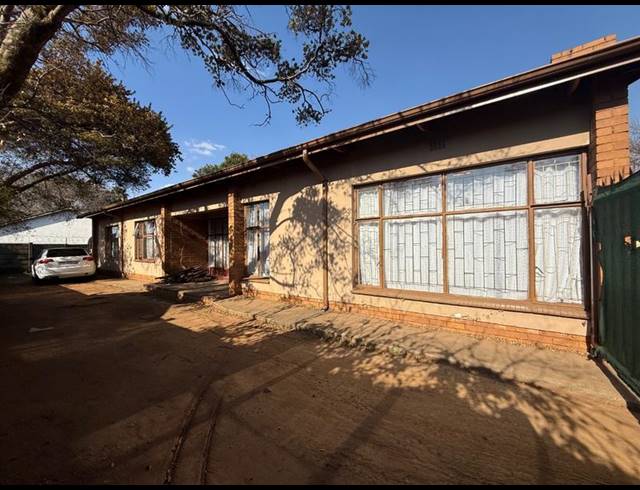 7 BEDROOM HOUSE FOR SALE IN VANDERBIJLPARK CE 5